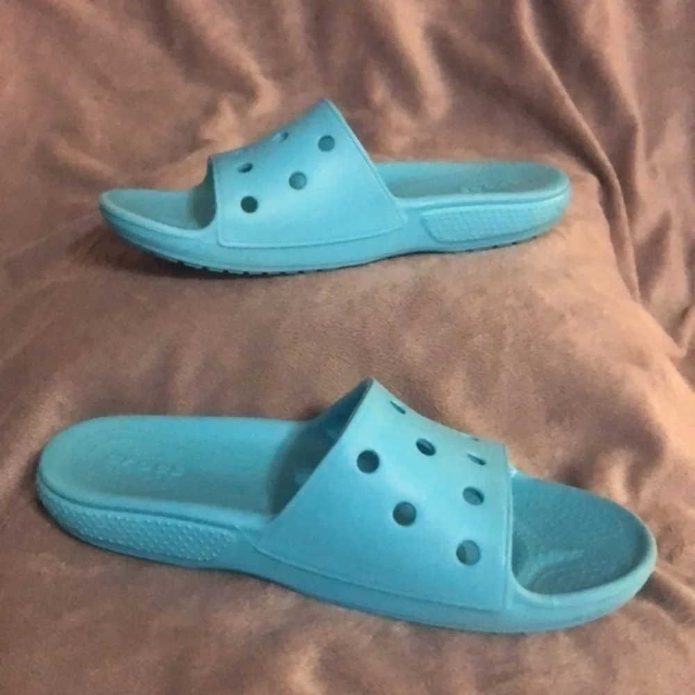 CROCS Classic Slides / Blue Sandals/ Women's Size J6 Lightweight Beach